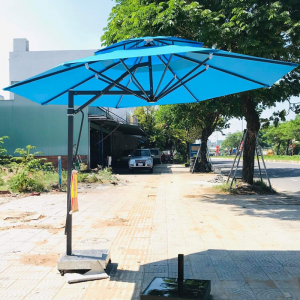 Dù tròn lệch tâm 3,7m màu xanh da trời che nắng